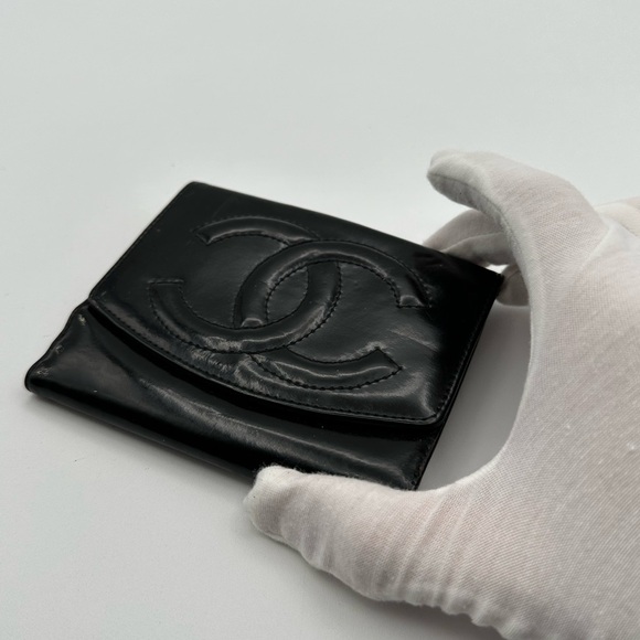Chanel Patent Leather CC wallet - Picture 2 of 11